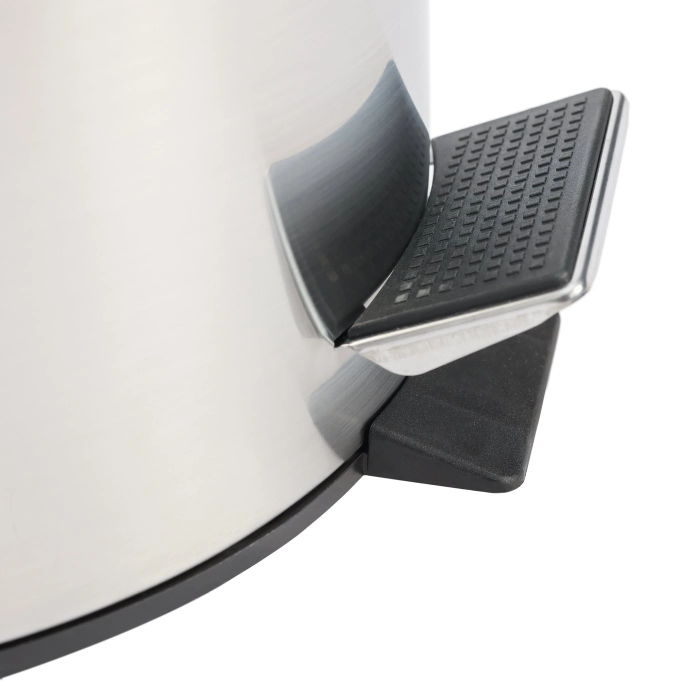 Habitat 12 Litre Round Pedal Bin - Silver 3 Habitat 12 Litre Round Pedal Bin - Silver - Image 3