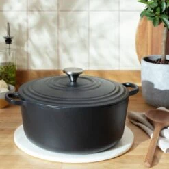 Habitat 5.3 Litre Cast Iron Casserole Dish - Black -Habitat 3065358 R Z002C