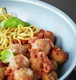 Tower Freedom 13 Piece Aluminium Pan Set - Grey 15 Tower Freedom 13 Piece Aluminium Pan Set - Grey -Habitat 4015864 R Z006A