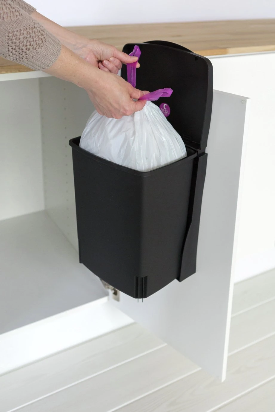 Brabantia 10 Litre Built-In Kitchen Cupboard Bin - Black 2 Brabantia 10 Litre Built-In Kitchen Cupboard Bin - Black - Image 2