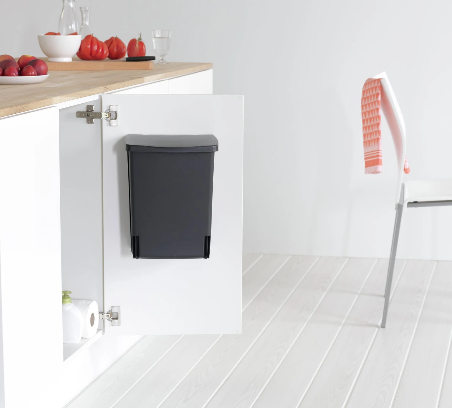 Brabantia 10 Litre Built-In Kitchen Cupboard Bin - Black 3 Brabantia 10 Litre Built-In Kitchen Cupboard Bin - Black - Image 3