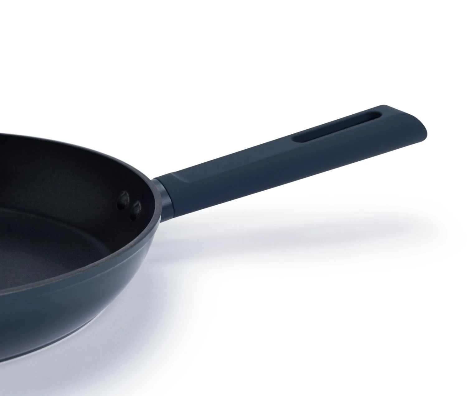 Habitat 24cm Non Stick Aluminium Frying Pan 3 Habitat 24cm Non Stick Aluminium Frying Pan - Image 3