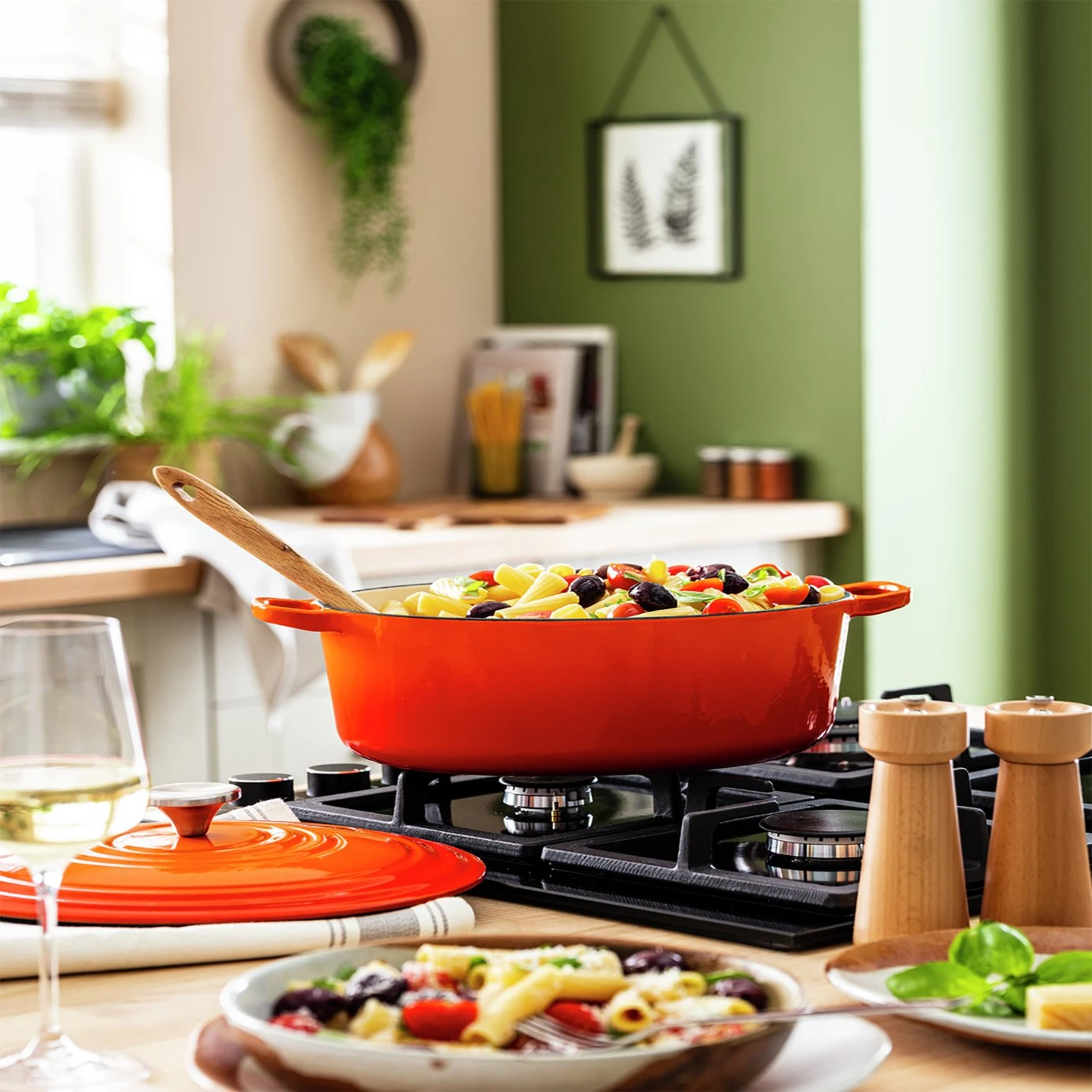 Habitat 4.7 Litre Cast Iron Oval Casserole Dish - Orange 2 Habitat 4.7 Litre Cast Iron Oval Casserole Dish - Orange - Image 2