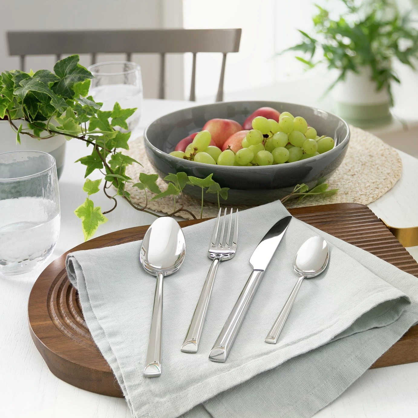 Habitat Portofino 16 Piece Stainless Steel Cutlery Set 2 Habitat Portofino 16 Piece Stainless Steel Cutlery Set - Image 2