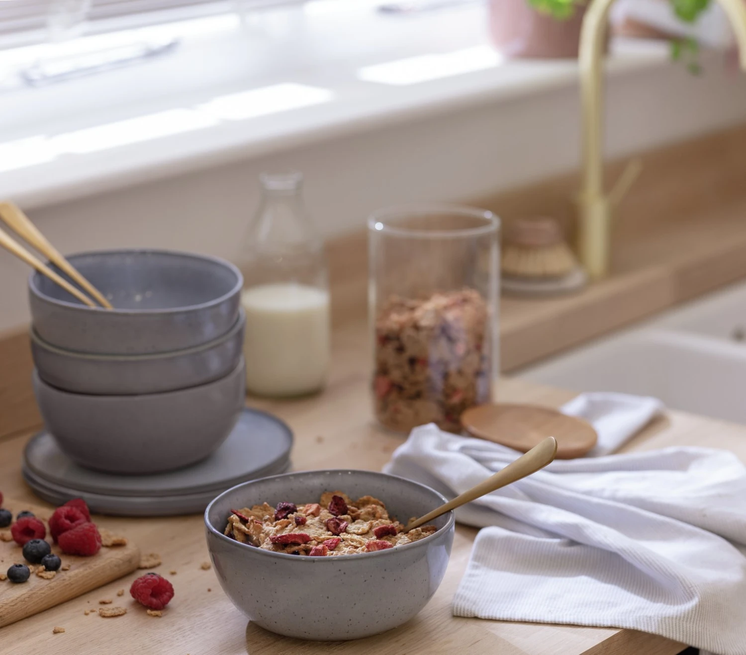 Habitat Evora 4 Piece Stoneware Cereal Bowl - Blue 2 Habitat Evora 4 Piece Stoneware Cereal Bowl - Blue - Image 2